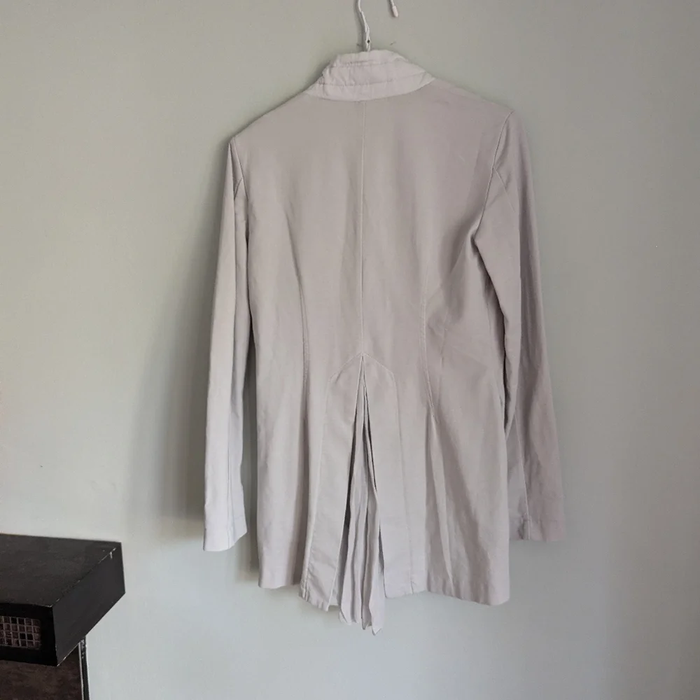 European Culture Women's XS Light Gray Soft Jacket Flat Collar Pleated Tail - Picture 5 of 12